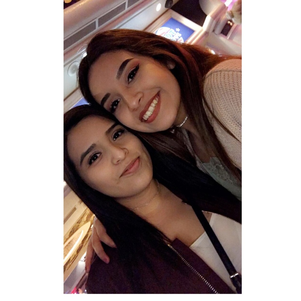 Meet your Posher, Jacqueline&Stephanie Estrada